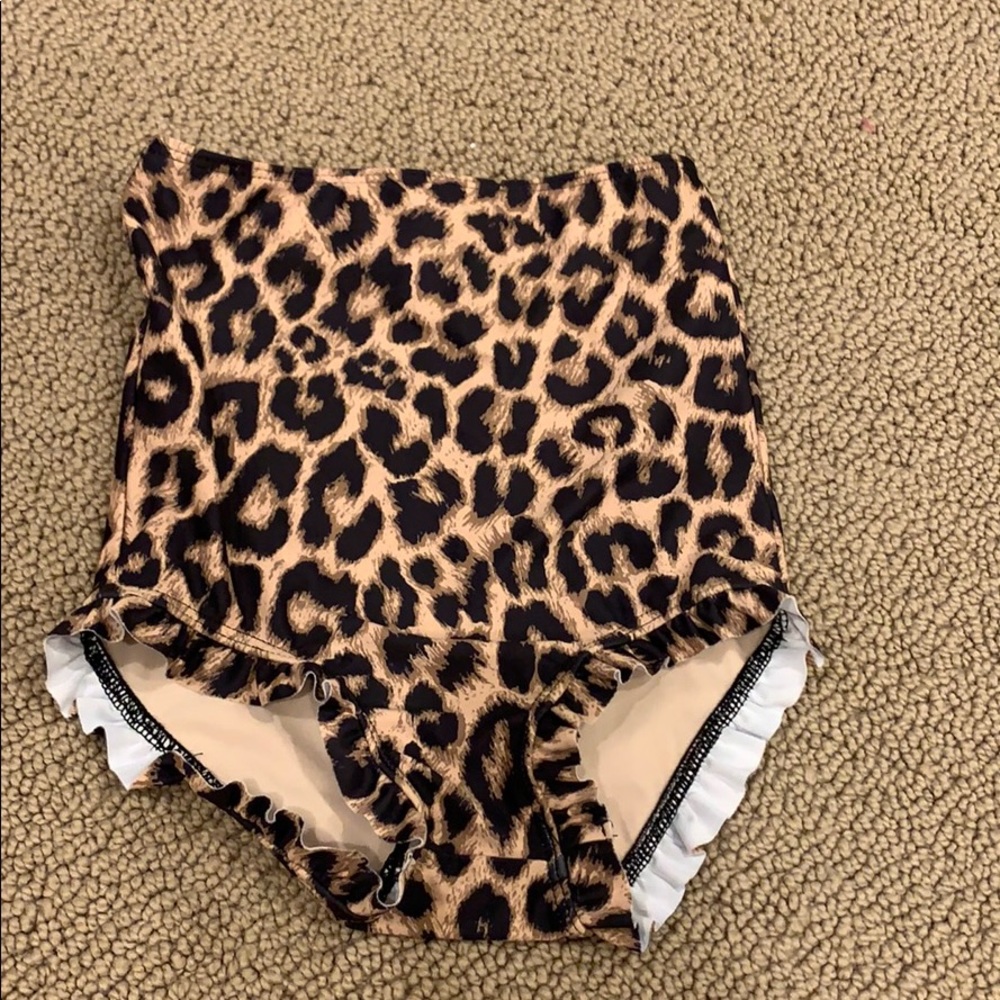 Kortni Jeane kids sz 6 leopard swim bottoms